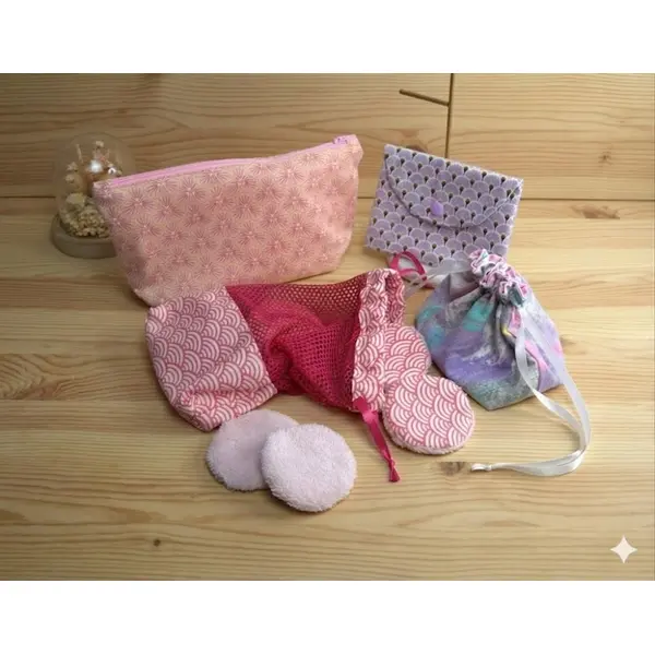Trousse à maquillage + filet de lavage + sac à savon + pochon et lingettes démaquillantes en éponge de bambou/coton