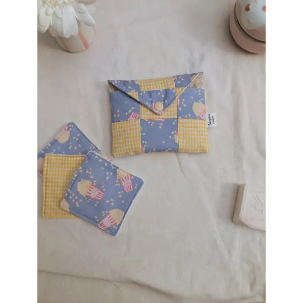 Pochette à lingettes démaquillantes lavables - étui artisanal avec lingettes réutilisables- motif pop-corn pastel