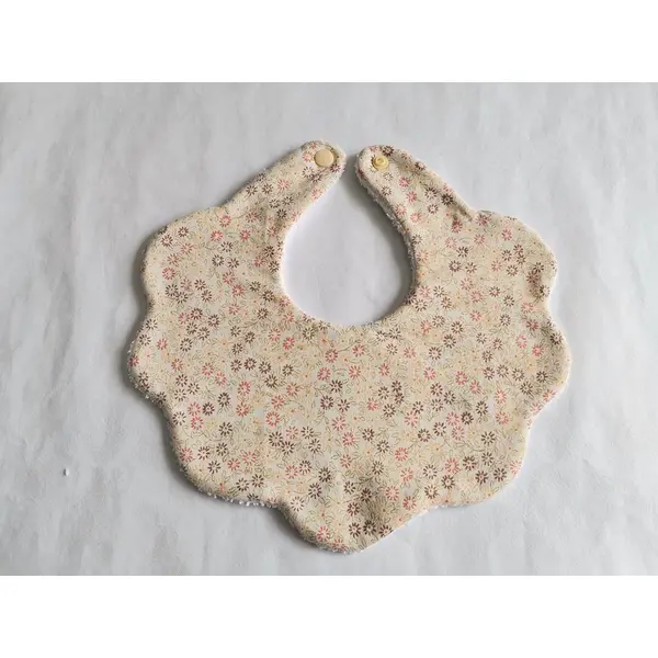 Bavoir naissance fleur coton imprimé et éponge