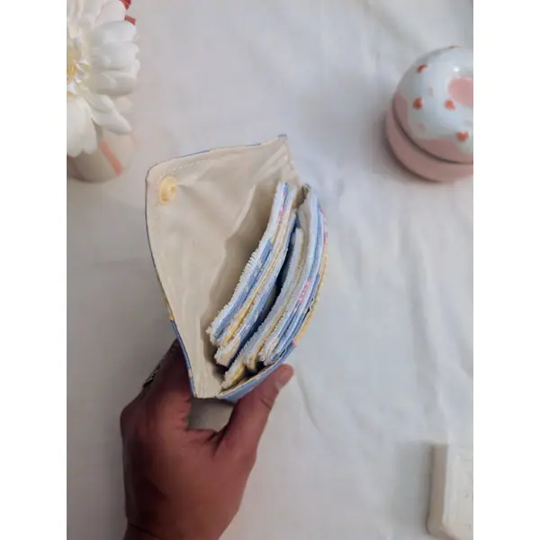 Pochette à lingettes démaquillantes lavables - étui artisanal avec lingettes réutilisables- motif pop-corn pastel