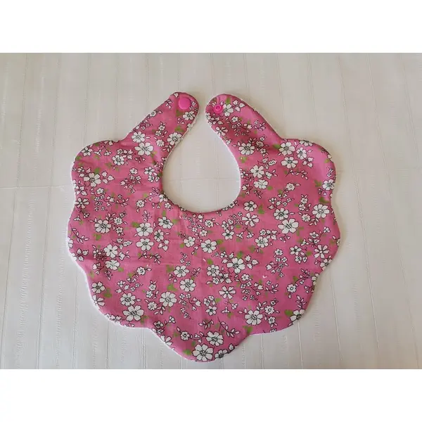 Bavoir naissance fleur coton imprimé et éponge