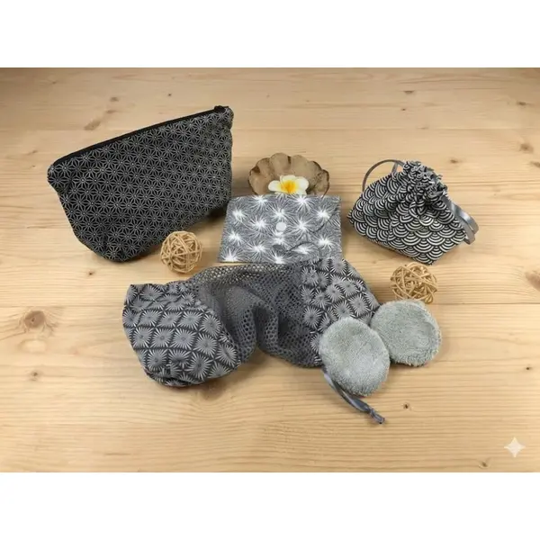 Trousse à maquillage + filet de lavage + sac à savon + pochon et lingettes démaquillantes en éponge de bambou/coton