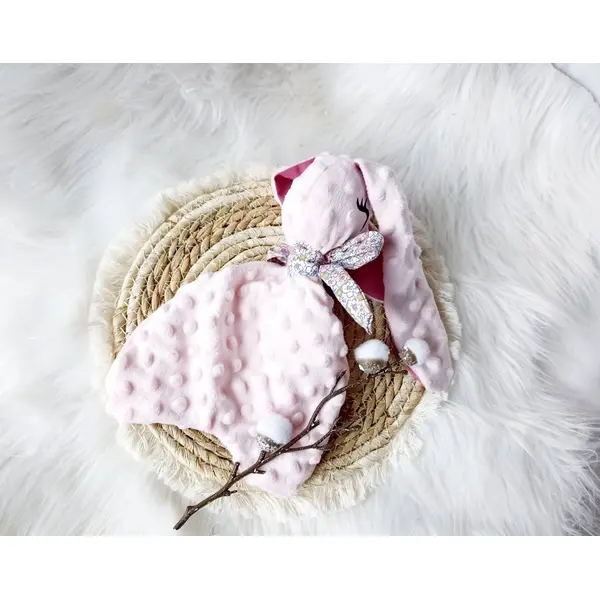 Doudou petit lapin rose clair