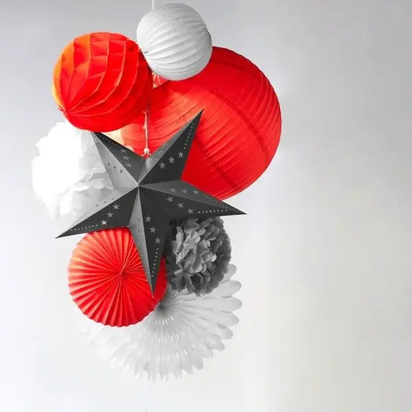 Déco Pompon À Suspendre Gris 50 Cm x2 - Skylantern.Fr