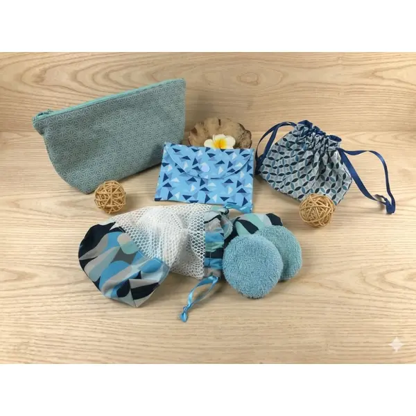 Trousse à maquillage + filet de lavage + sac à savon + pochon et lingettes démaquillantes en éponge de bambou/coton