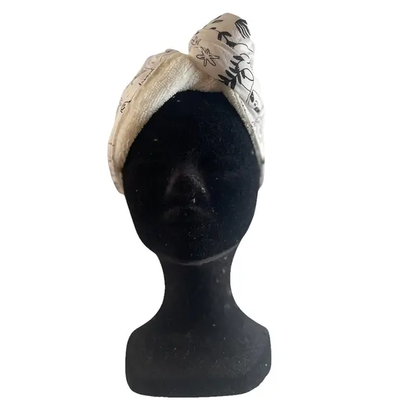 Serviette turban noire et blanche motif jungle