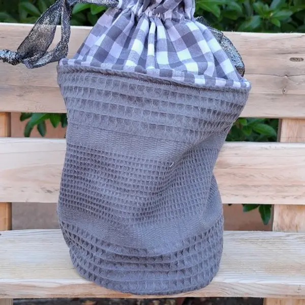 Pochon rond fermé par lien gris