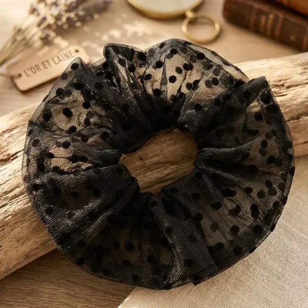 Chouchou en tulle noir à pois fait main, scrunchie élégant et romantique, accessoire cheveux femme